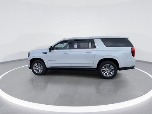 White Frost Tricoat 2022 GMC Yukon XL Denali