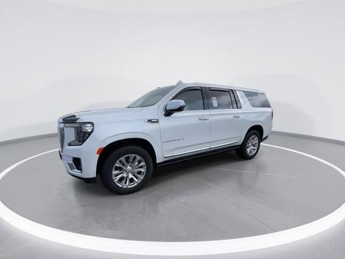 White Frost Tricoat 2022 GMC Yukon XL Denali