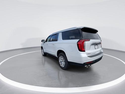 White Frost Tricoat 2022 GMC Yukon XL Denali