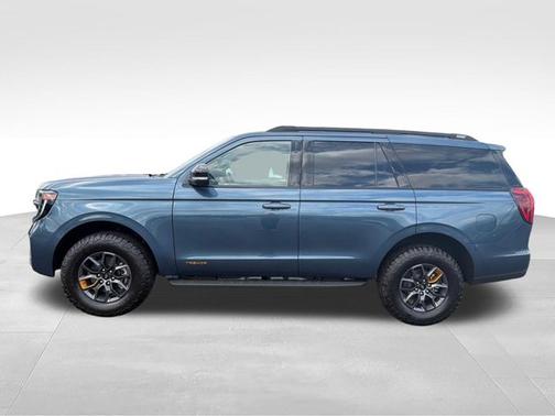 Nocturnal Blue Metallic 2027 Ford Expedition Tremor