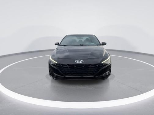 2022 Hyundai ELANTRA SE