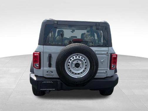 Avalanche Gray 2026 Ford Bronco Base