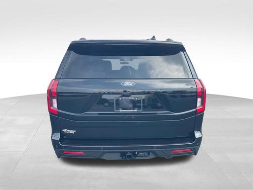 Agate Black Metallic 2027 Ford Expedition Tremor