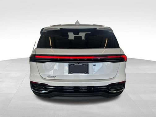 White Platinum Clearcoat Metallic 2026 Lincoln Nautilus Premiere