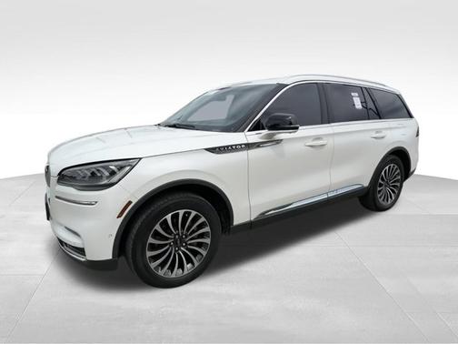 White 2023 Lincoln Aviator Reserve