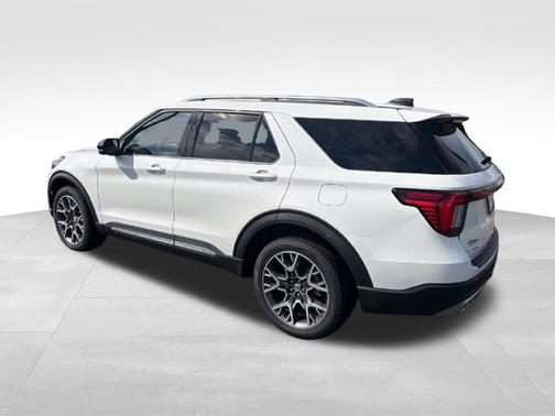 Star White Metallic Tri-Coat 2027 Ford Explorer Platinum