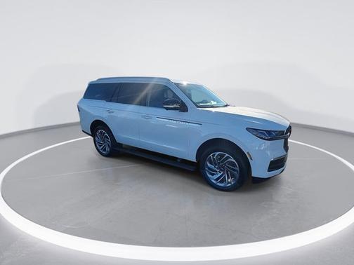 Pristine White Metallic Tri-Coat 2025 Lincoln Navigator Reserve