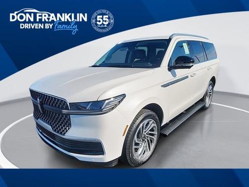 Pristine White Metallic Tri-Coat 2025 Lincoln Navigator Reserve