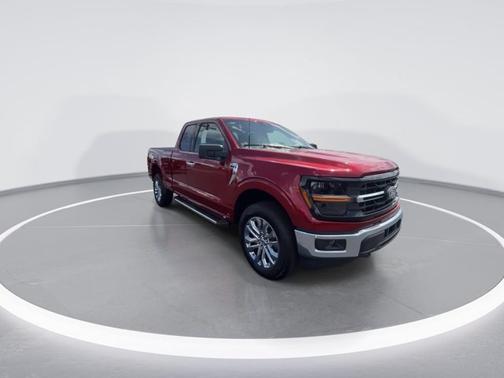Ruby Red Metallic Tinted Clearcoat 2026 Ford F-150 XLT