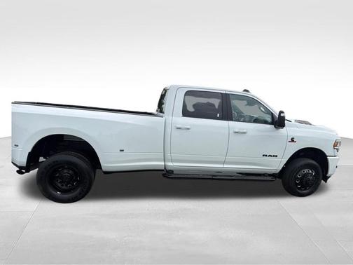 Bright White Clearcoat 2024 RAM 3500 Laramie