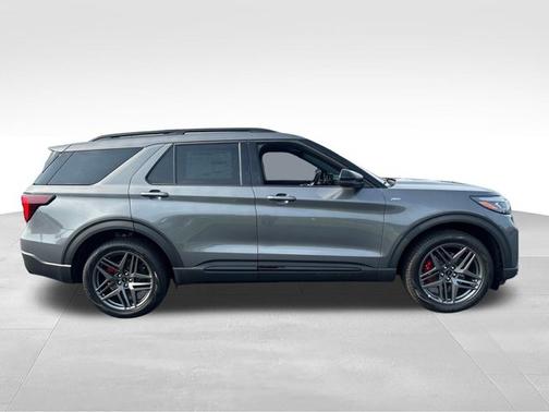 Carbonized Gray Metallic 2026 Ford Explorer ST-Line
