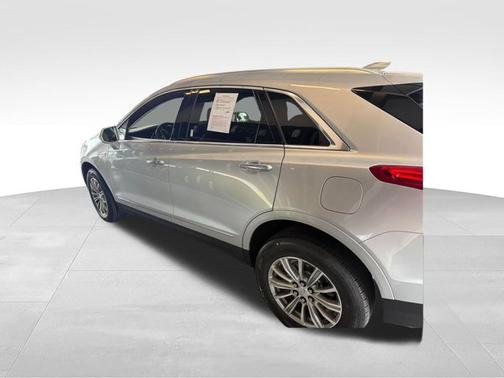 Radiant Silver Metallic 2018 Cadillac XT5 Luxury