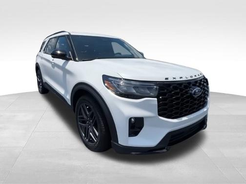 Star White Metallic Tri-Coat 2026 Ford Explorer ST