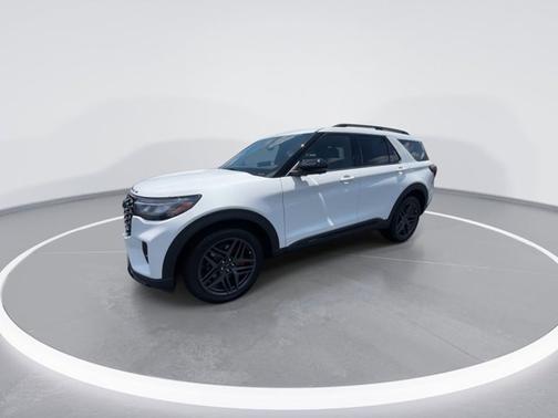Star White Metallic Tri-Coat 2026 Ford Explorer ST