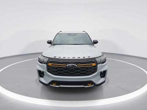 Space White Metallic 2026 Ford Explorer Tremor