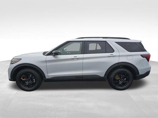 Space White Metallic 2026 Ford Explorer Tremor