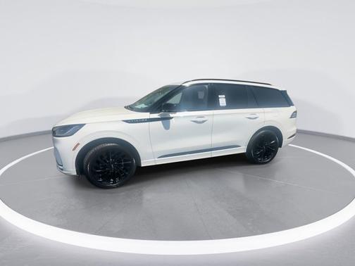 White Metallic 2025 Lincoln Aviator Reserve