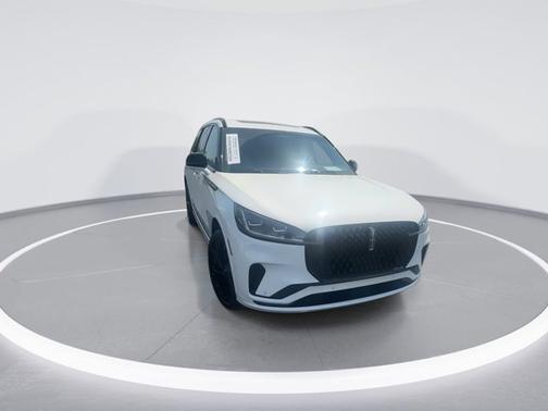 White Metallic 2025 Lincoln Aviator Reserve