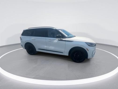 White Metallic 2025 Lincoln Aviator Reserve