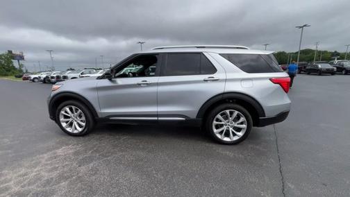 Silver Metallic 2021 Ford Explorer Platinum