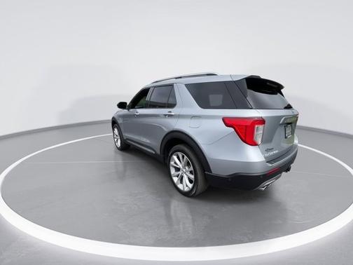 Silver Metallic 2021 Ford Explorer Platinum