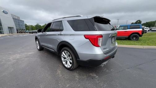 Silver Metallic 2021 Ford Explorer Platinum