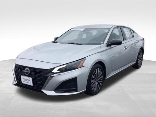 Brilliant Silver Metallic 2024 Nissan Altima 2.5 SV