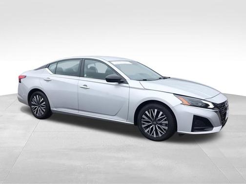 Brilliant Silver Metallic 2024 Nissan Altima 2.5 SV