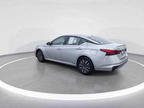 Brilliant Silver Metallic 2024 Nissan Altima 2.5 SV