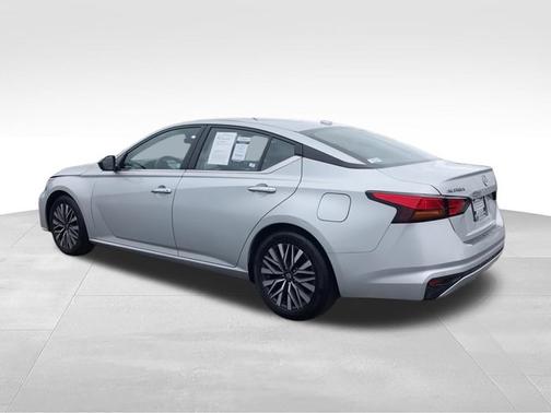 Brilliant Silver Metallic 2024 Nissan Altima 2.5 SV