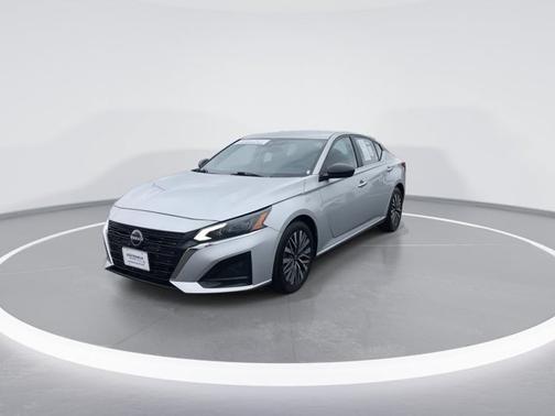 Brilliant Silver Metallic 2024 Nissan Altima 2.5 SV