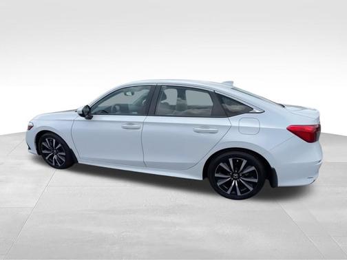White 2022 Honda Civic EX