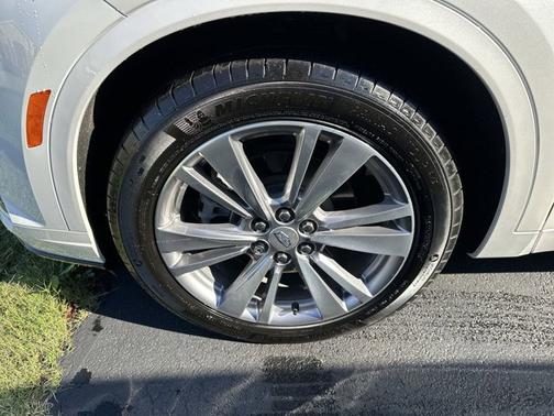 White 2024 Cadillac XT6 AWD Premium Luxury