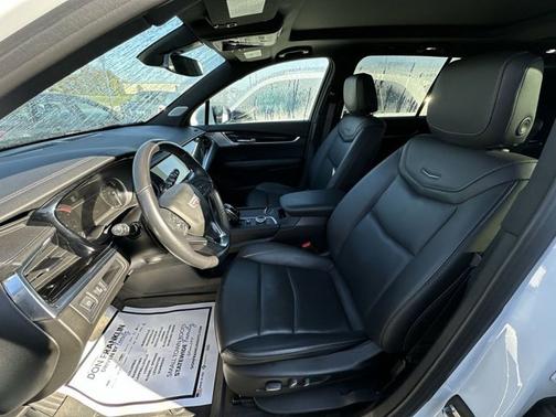 White 2024 Cadillac XT6 AWD Premium Luxury
