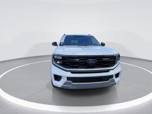 Oxford White 2025 Ford Expedition Platinum