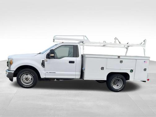 Oxford White 2019 Ford F-350 XL