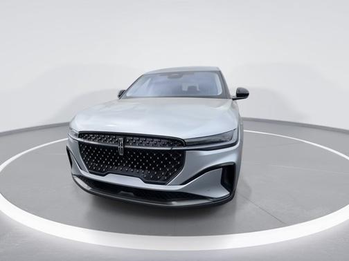 Silver Radiance Metallic Clearcoat 2026 Lincoln Nautilus Premiere