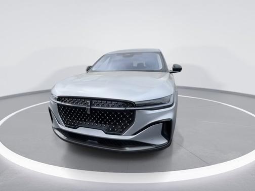 Silver Radiance Metallic Clearcoat 2026 Lincoln Nautilus Premiere