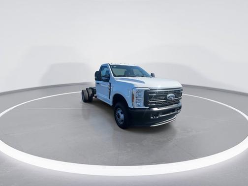 Oxford White 2026 Ford F-350 XL