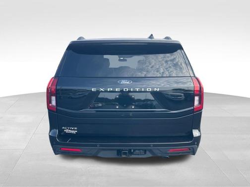 Black Metallic 2025 Ford Expedition Active