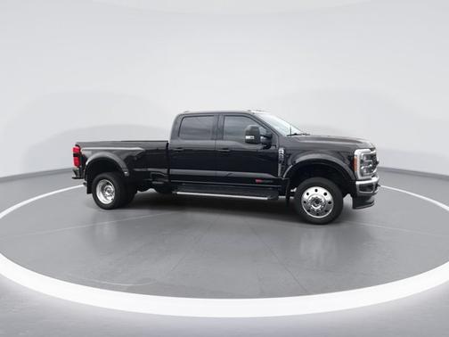 Black 2023 Ford F-450 LARIAT
