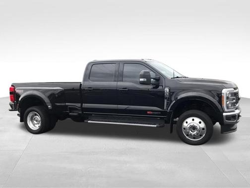 Black 2023 Ford F-450 LARIAT