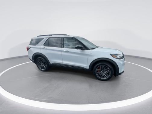 Space White Metallic 2026 Ford Explorer ST-Line