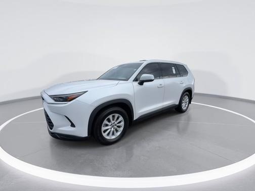 Pearl 2024 Toyota Grand Highlander XLE
