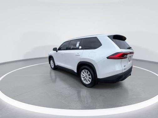 Pearl 2024 Toyota Grand Highlander XLE