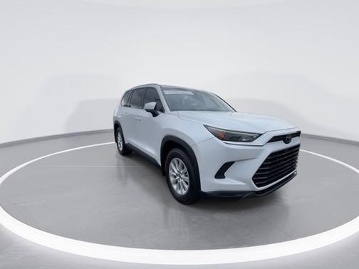 Pearl 2024 Toyota Grand Highlander XLE