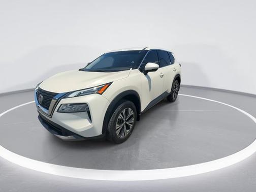 Pearl White Tricoat 2021 Nissan Rogue SV