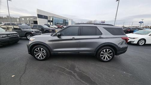 2022 Ford Explorer ST-Line