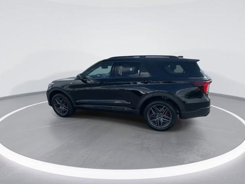 Agate Black Metallic 2026 Ford Explorer ST-Line