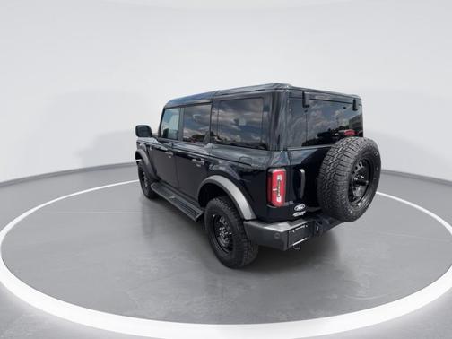 Shadow Black 2026 Ford Bronco Outer Banks